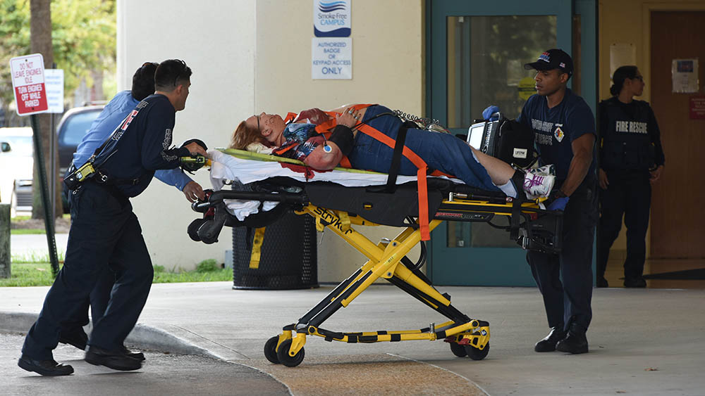 Airport shooting - Patients arrive at hospital | CBC.ca